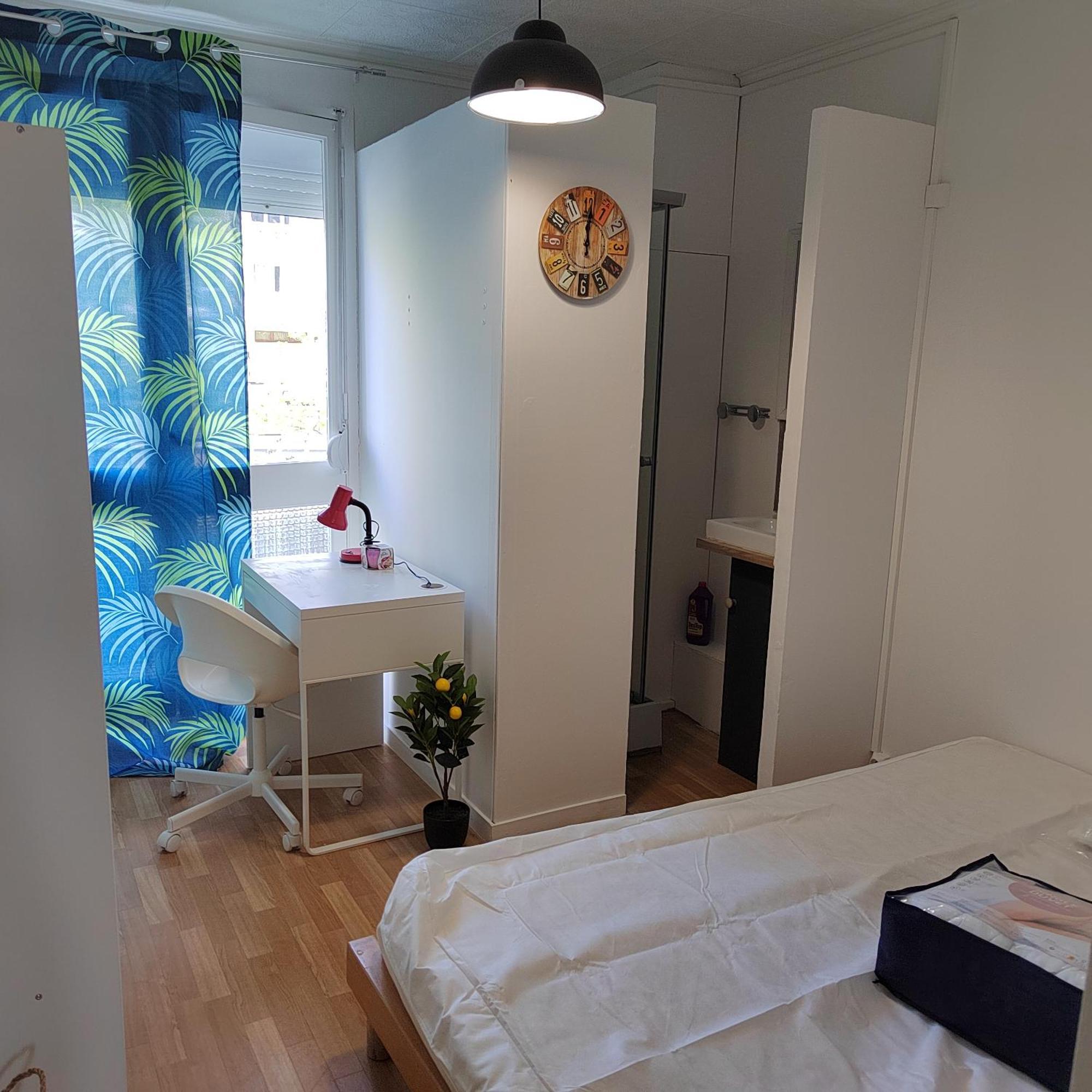 Chambre Dans Un Appartement En Colocation แรนส์ ภายนอก รูปภาพ